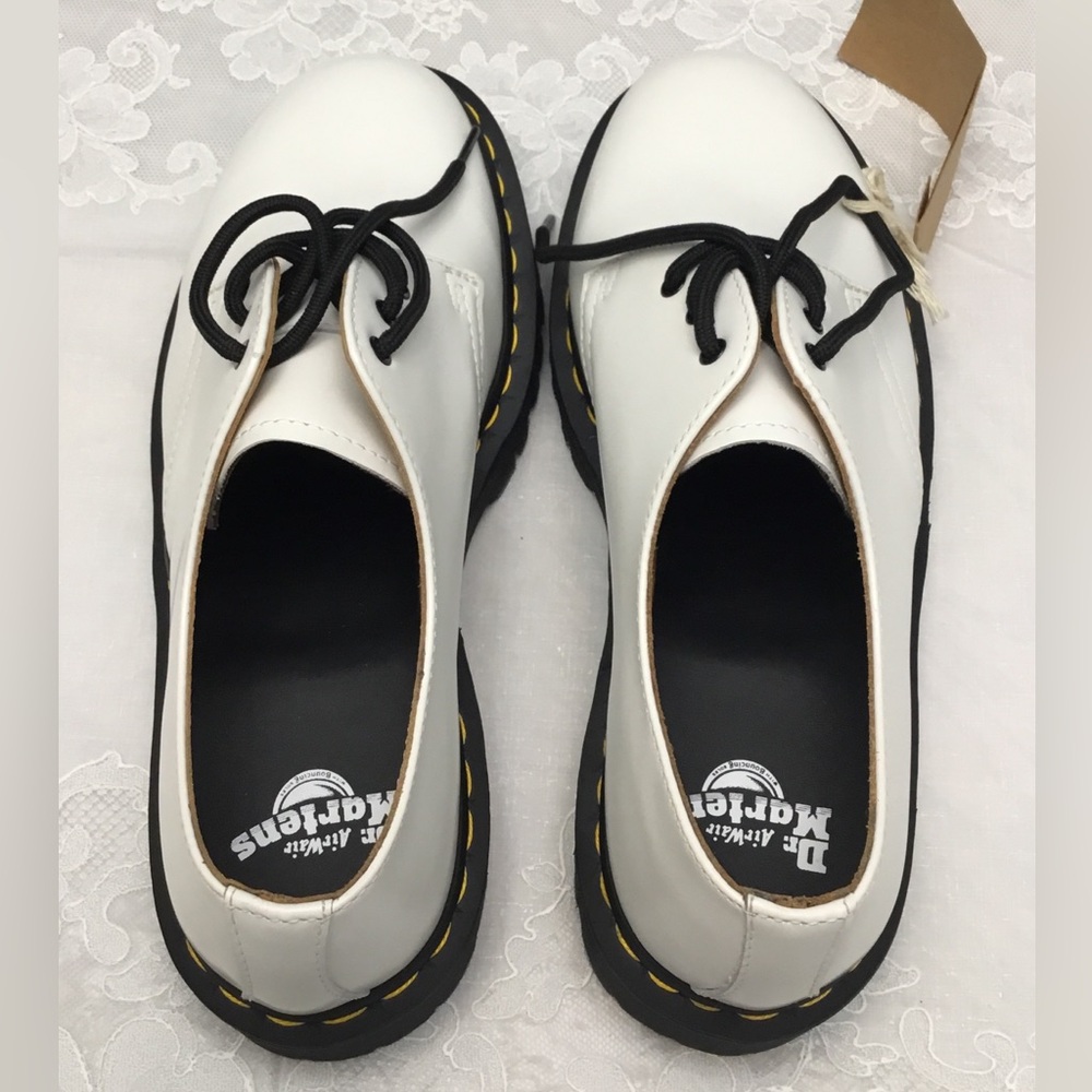 Dr. Martens Tan Leather Interior - Picture 4 of 10